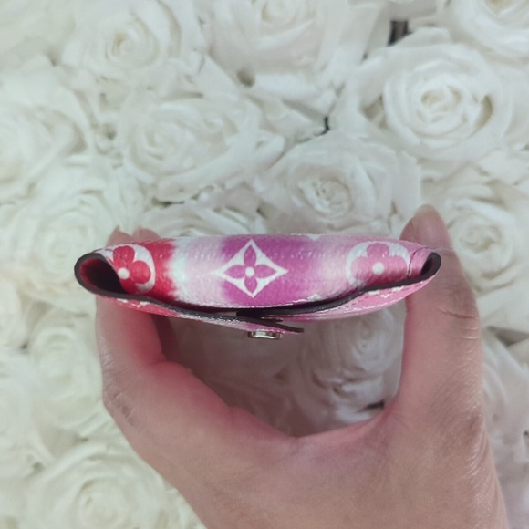 Louis Vuitton Escale Kirigami Small, cardholder size - Picture 6 of 15